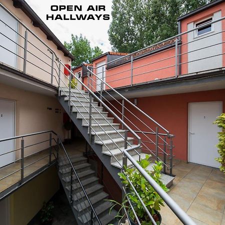Integralni Hotel & Hostel Zagreb Exterior photo