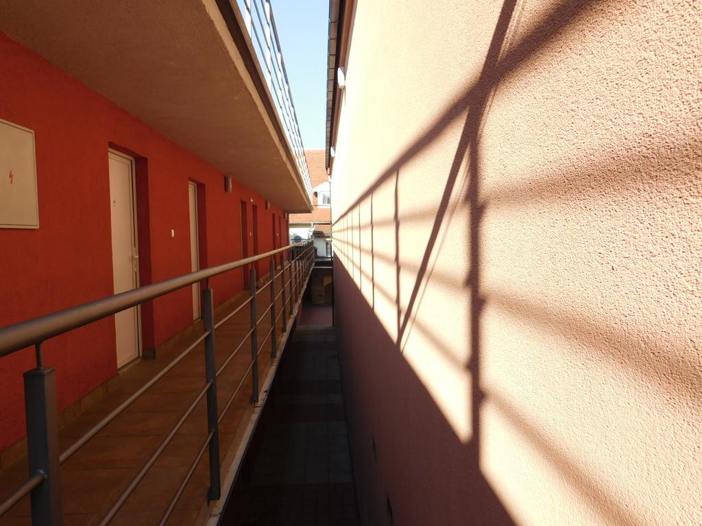 Integralni Hotel & Hostel Zagreb Exterior photo