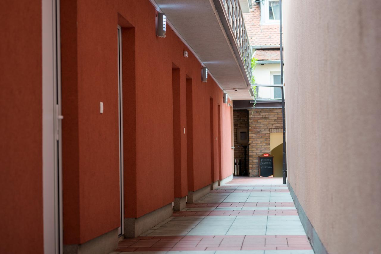 Integralni Hotel & Hostel Zagreb Exterior photo