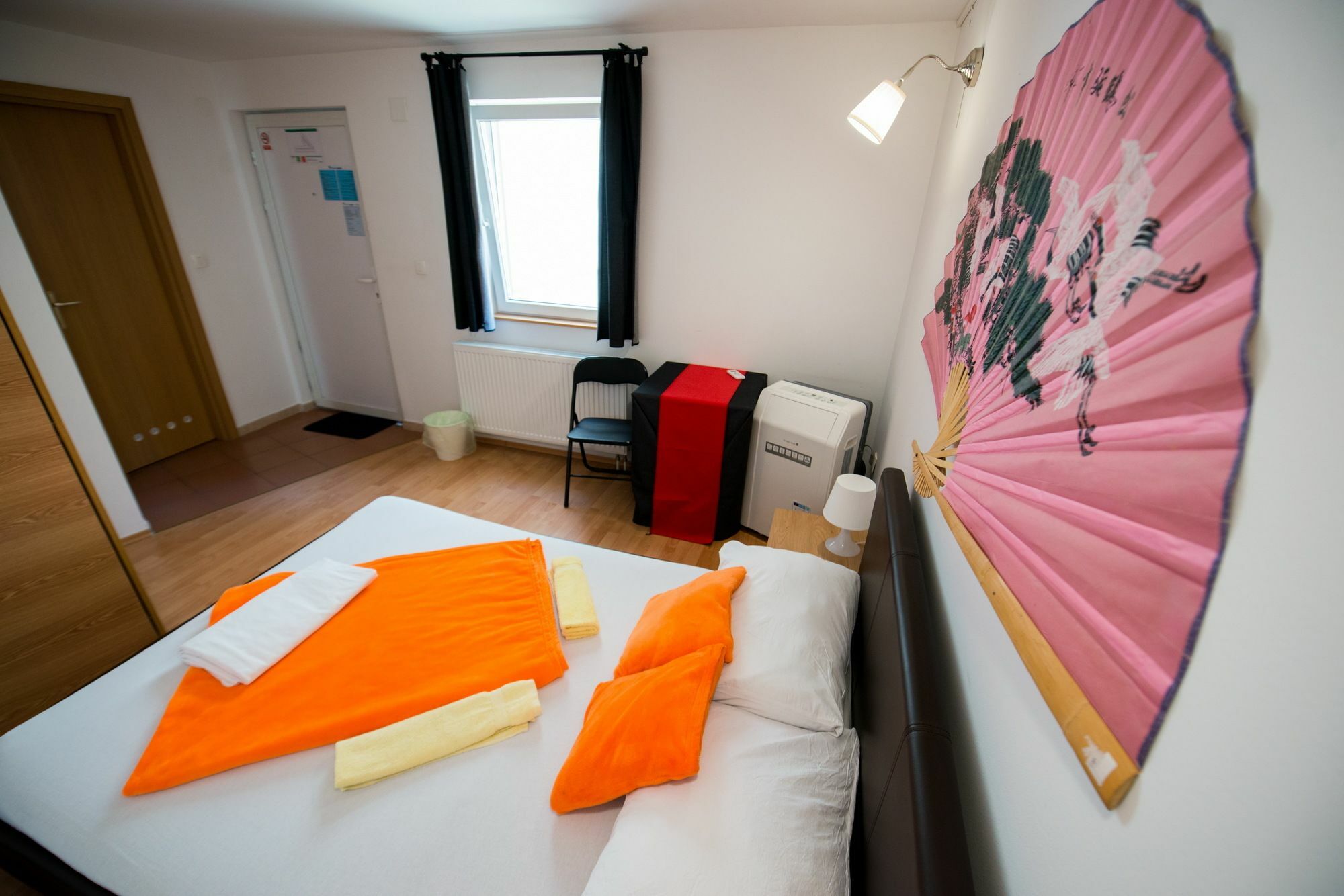 Integralni Hotel & Hostel Zagreb Exterior photo