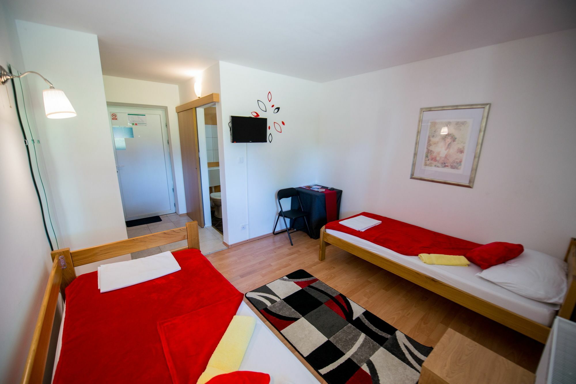 Integralni Hotel & Hostel Zagreb Exterior photo