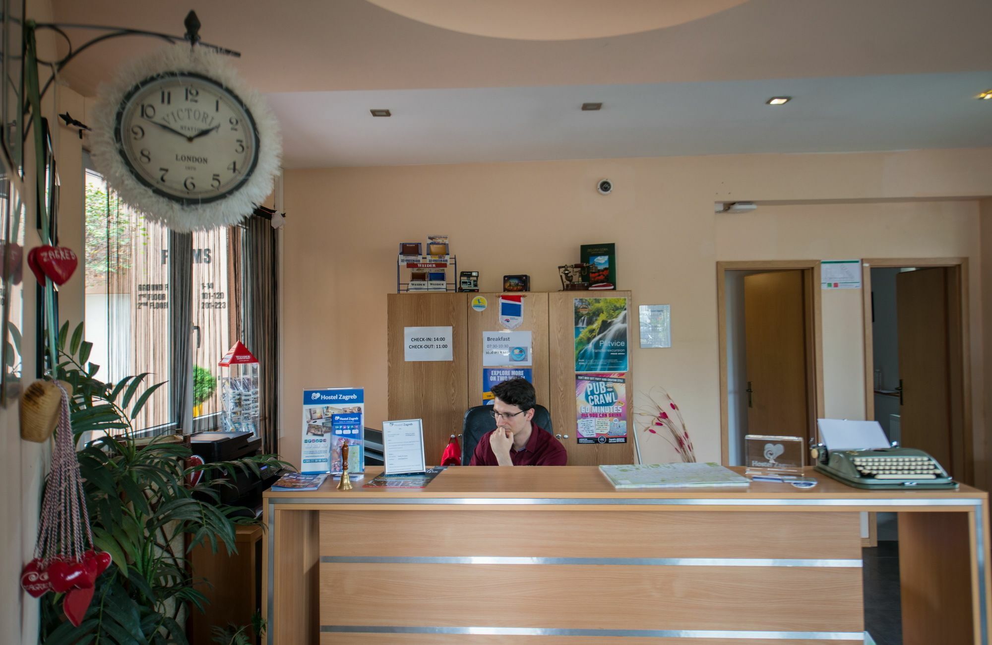 Integralni Hotel & Hostel Zagreb Exterior photo
