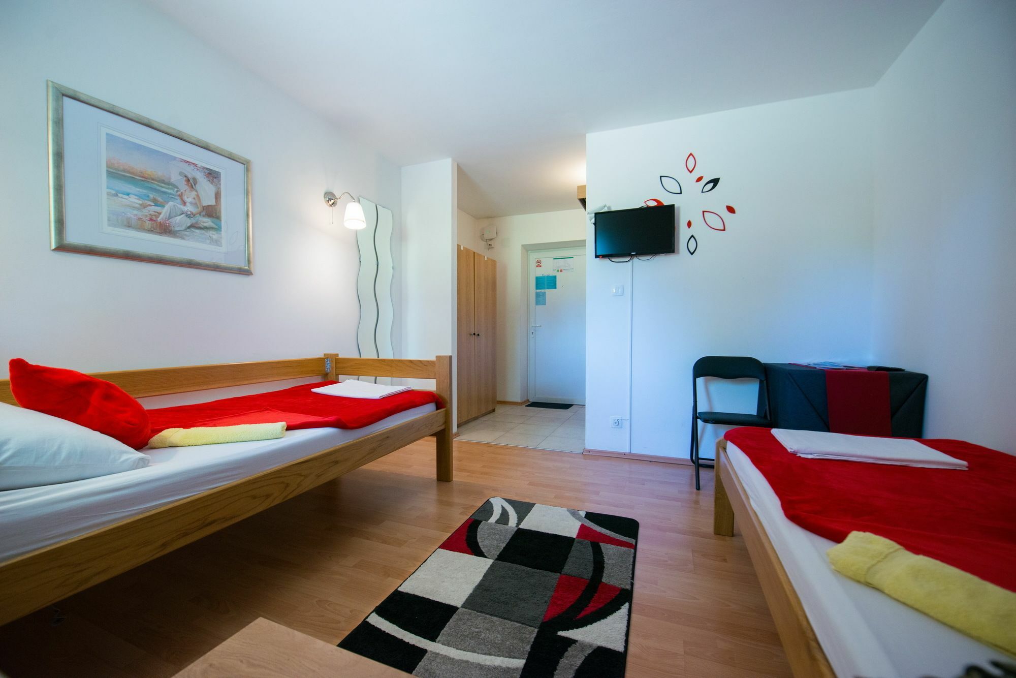 Integralni Hotel & Hostel Zagreb Exterior photo