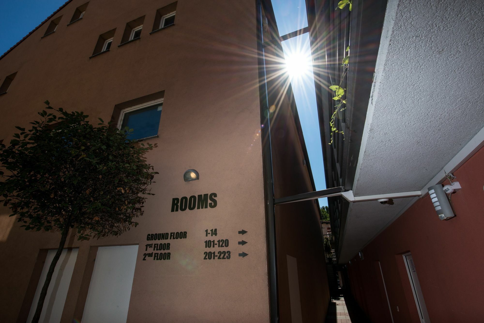 Integralni Hotel & Hostel Zagreb Exterior photo